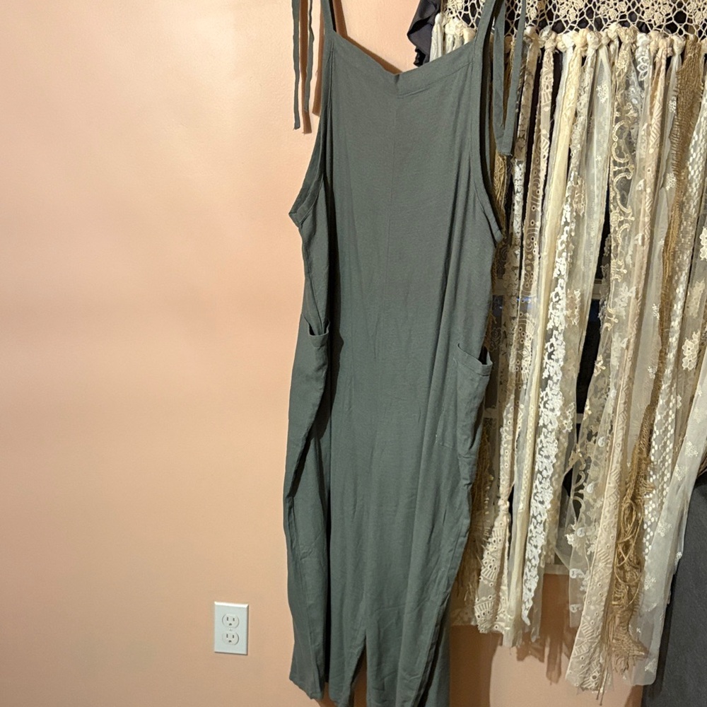Sleeveless Wide-Leg Jumpsuit with Pockets - Olive